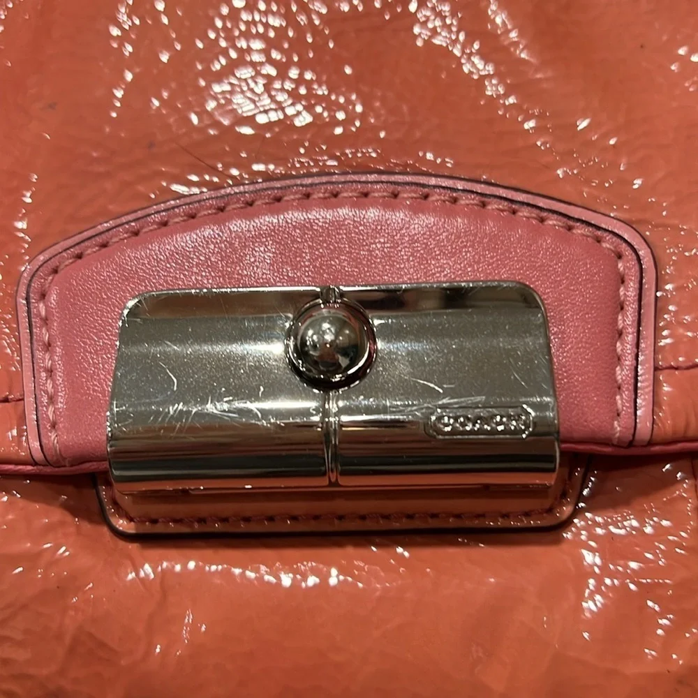 COACH 19299 KRISTIN PATENT LEATHER ROSE HOBO BAG Vintage VGUC few ink marks